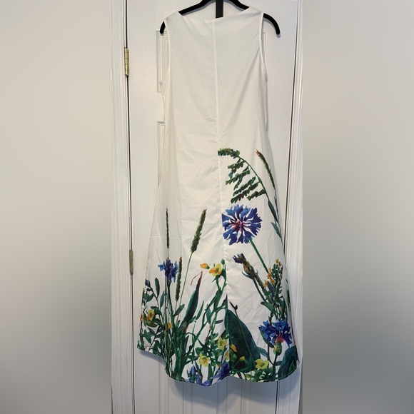 SALE! Bundle & Save White/floral, sleeveless, maxi dress w/pockets. S - Picture 5 of 6